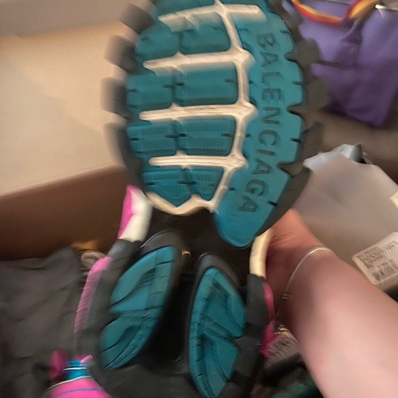 542436 W1GC1 1050
TRACK SNEAKER
DOUBLE PERF.MESH/FABRIC - Picture 3 of 10